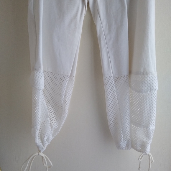 Amkee Pants - Amkee Capri